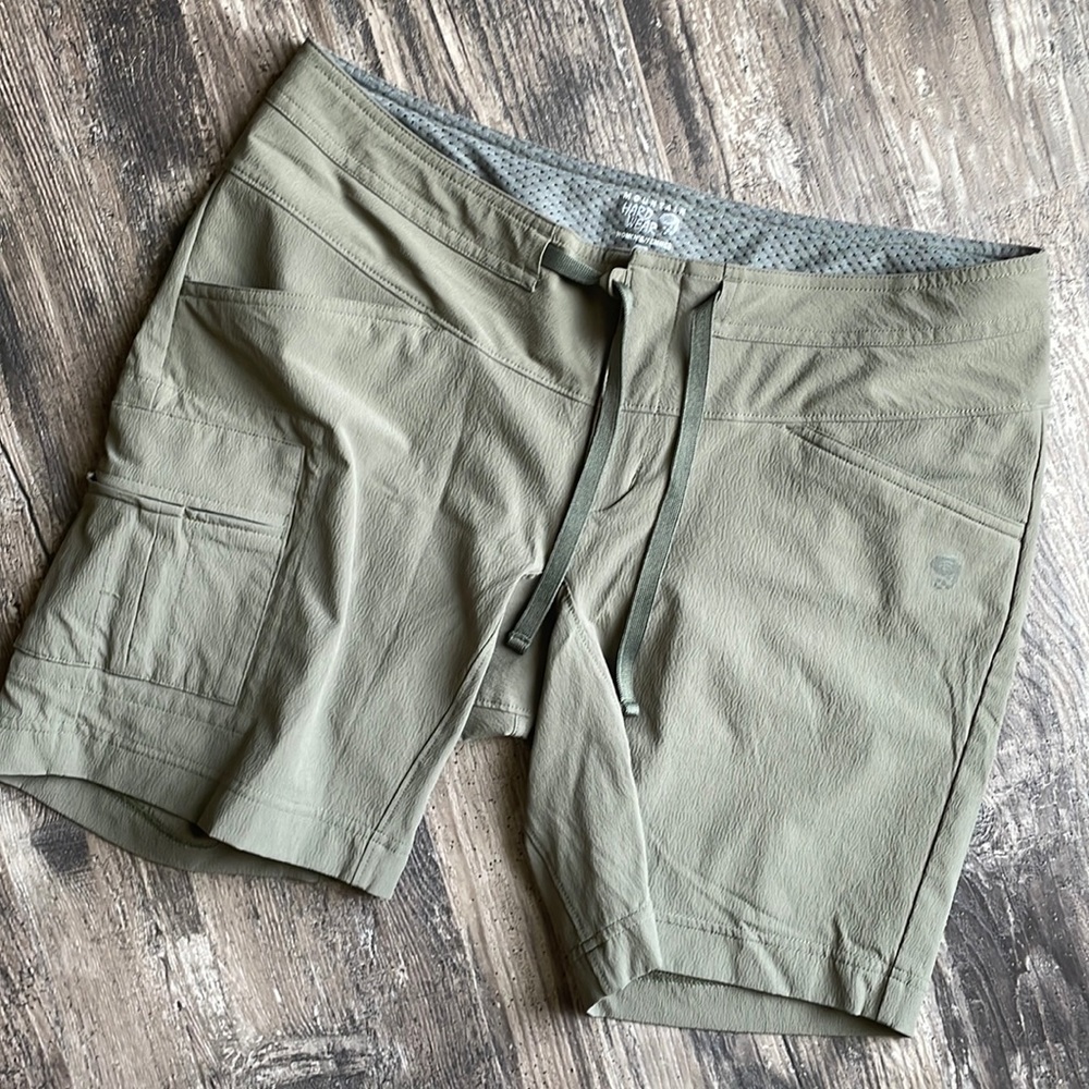 Mountain Hardwear | Olive Green Yuma Hiking Shorts